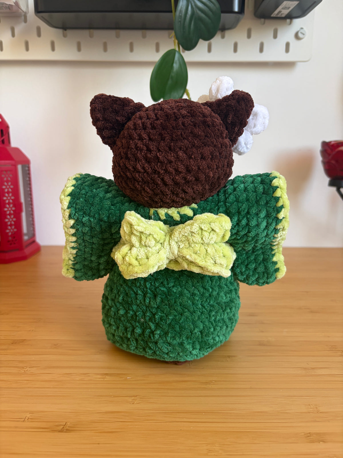 Patron crochet Nuiba Suzume Chatonne en kimono, modèle 2 en 1, illustration de chatonne en kimono dans un PDF de patron.