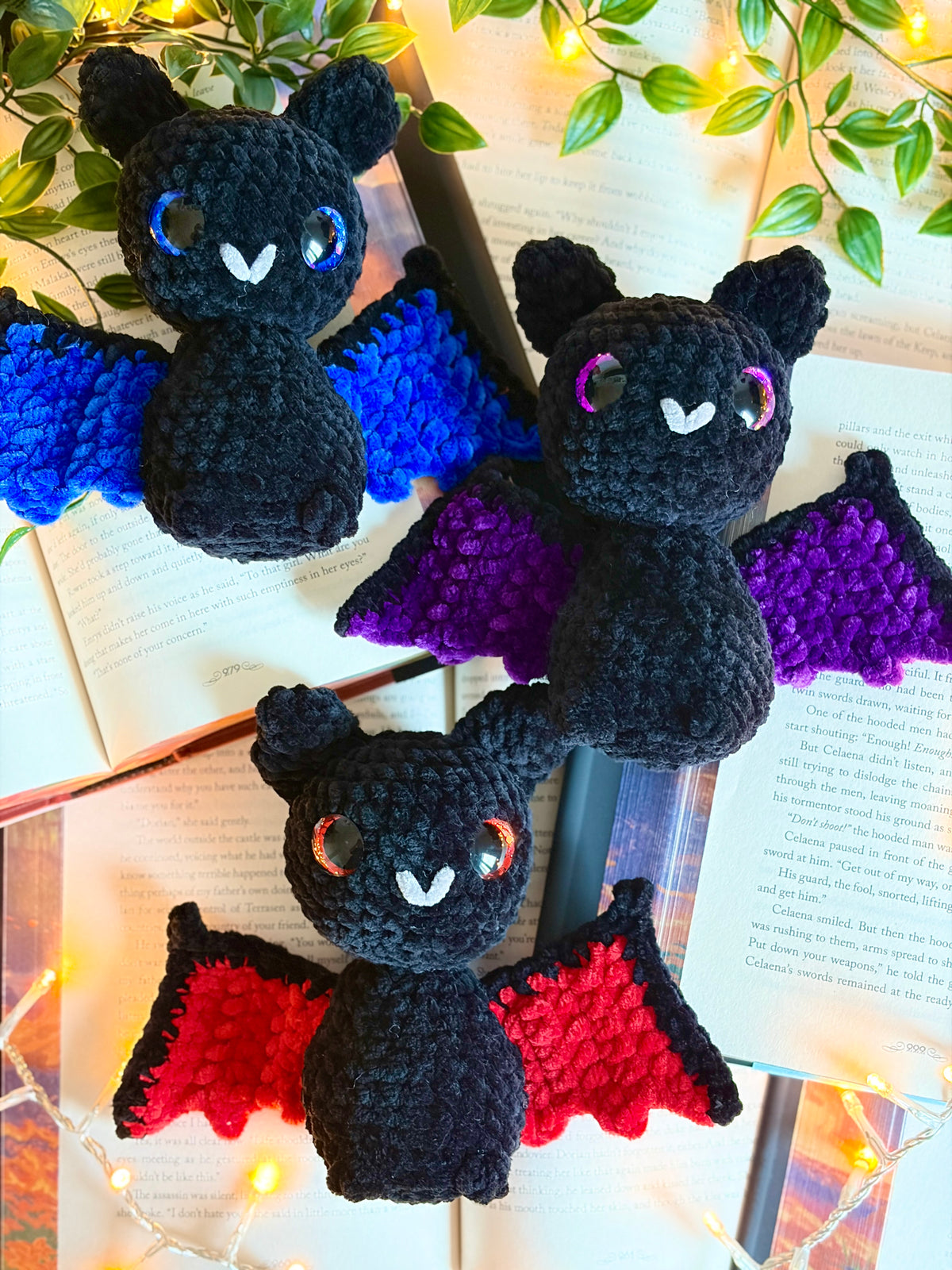 Caleb - Bat boy rouge version chibi - Chauve-souris mignonne