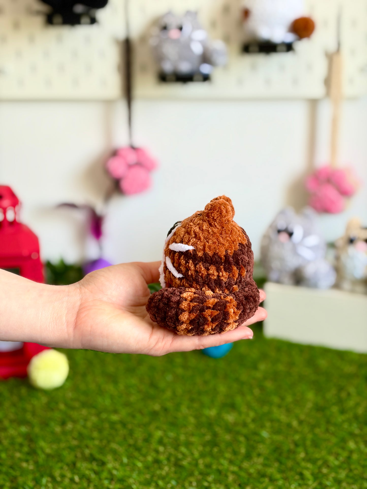Chat Flouf grand modèle de Nuiba, peluche douce et câline avec détails réalistes, idéal pour les amateurs de chats en peluche.