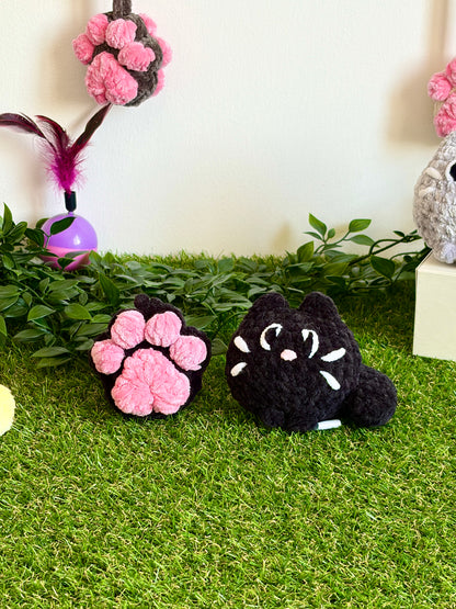 Pack chaton flouf et pendentif patoune Nuiba, petit modèle avec chaton en peluche et pendentif en forme de patoune pour chat.